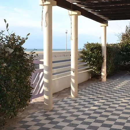 Villa Face A La Avec Terrasse Et Jardin Narbonne