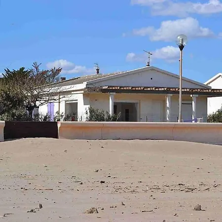 Villa Face A La Avec Terrasse Et Jardin