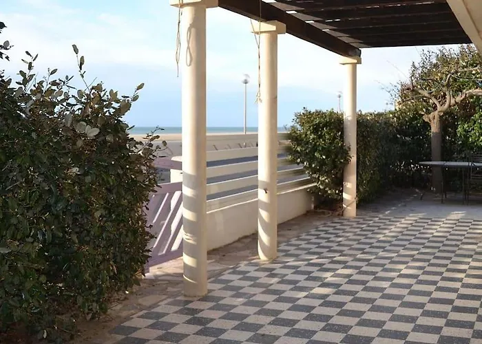 וילה Face A La Avec Terrasse Et Jardin נרבון